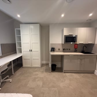 Gold Room - Image 11